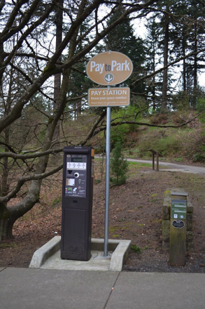 Pay to Park ticket machine – Pay to Park hours 9:30 am – 5 pm Pay to Park ticket machine – Pay to Park hours 9:30 am – 5 pm